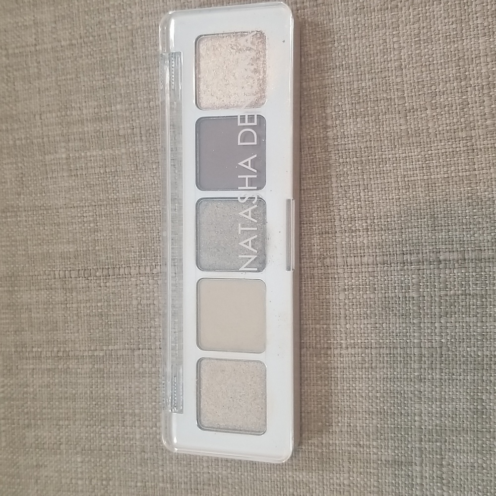 Eyeshadow palette (gently used)